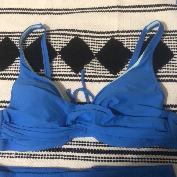 Bathingsuit set - Picture 2 of 9